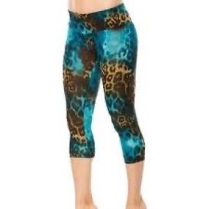 Onzie blue/brown leopard print cropped capri leggings size S/M